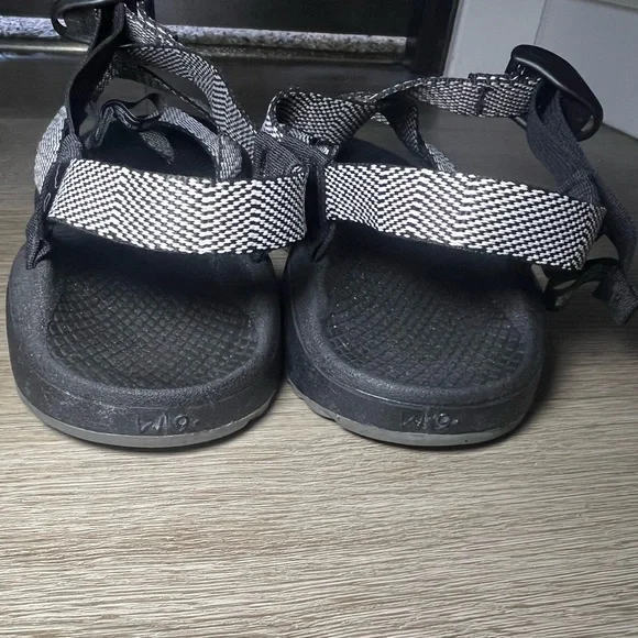 Chaco Women’s Z/Cloud 2 Excite Black and White Sandals Size 9 - Picture 5 of 7
